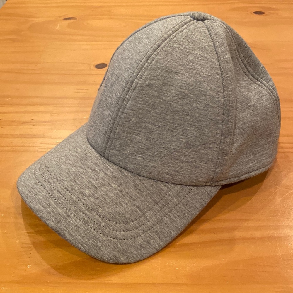 Lululemon Baller hat (heathered gray)